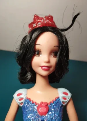 Poupée Disney blanche neige