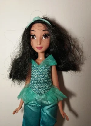 Poupée jasmine Disney